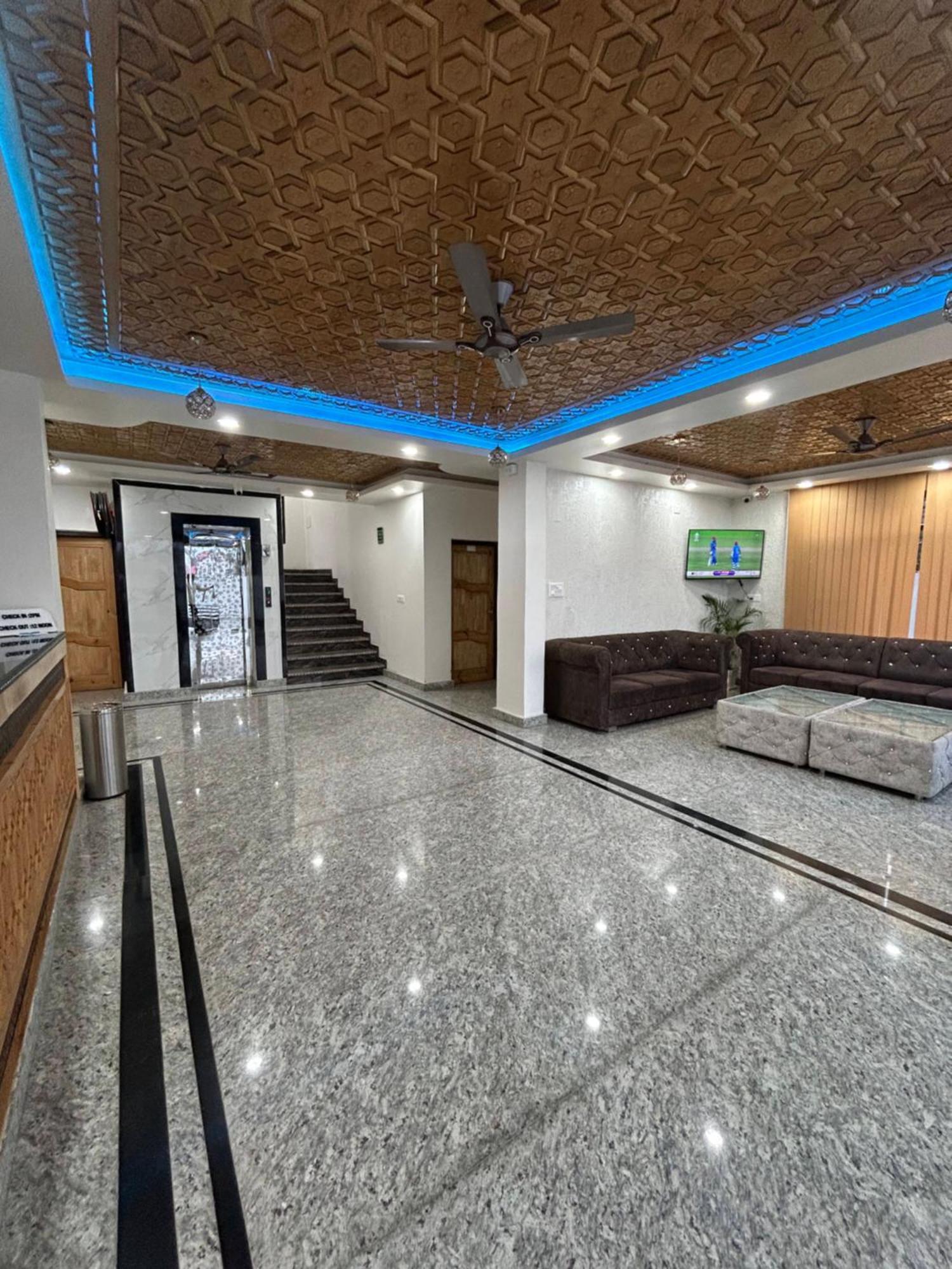 ホテル Fair Mount, Airport Road, Humhama Srinagar エクステリア 写真